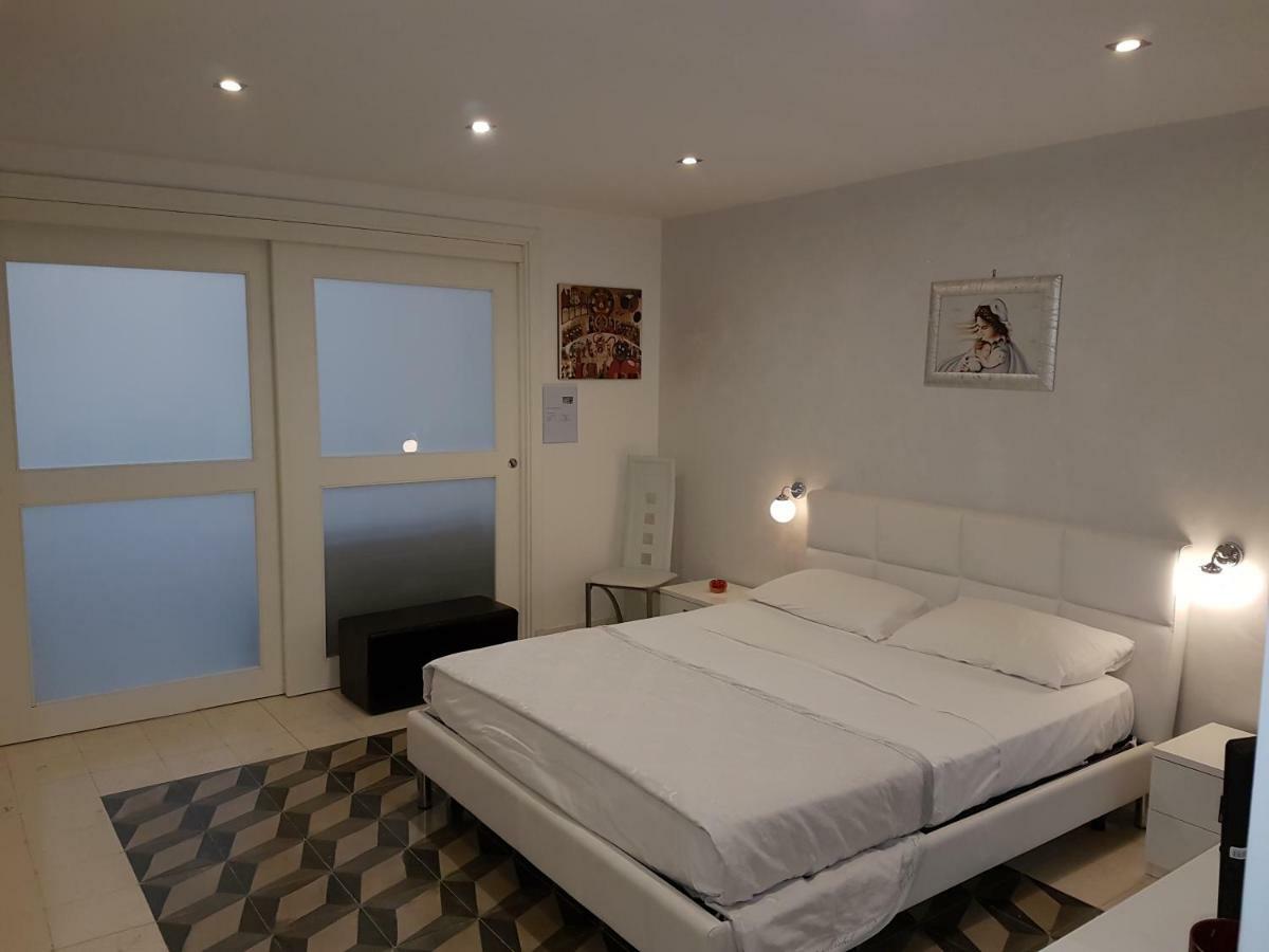 Casa Orchidea - The Fab Stay Brindisi Buitenkant foto